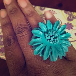 🌸 Beautiful leather flower ring🌸